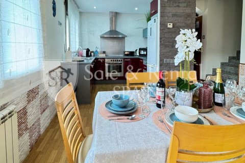 3 bedrooms house for sale in Lloret de Mar, Girona, Catalonia, Spain № 6686 - photo 10