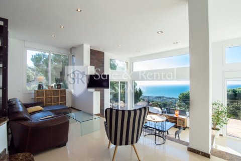 6 bedrooms house for sale in Lloret de Mar, Girona, Catalonia, Spain № 6685 - photo 12
