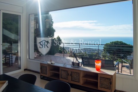 6 bedrooms house for sale in Lloret de Mar, Girona, Catalonia, Spain № 6685 - photo 17