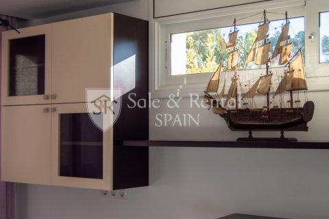 6 bedrooms house for sale in Lloret de Mar, Girona, Catalonia, Spain № 6685 - photo 10