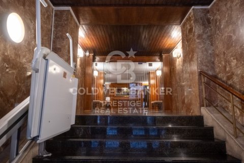 Apartamento de 3 dormitorios en venta en Barcelona, Cataluña, Spain № 5542 - foto 24
