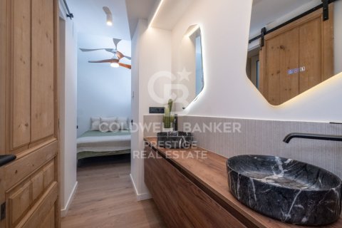 Apartamento de 3 dormitorios en venta en Barcelona, Cataluña, Spain № 5542 - foto 17
