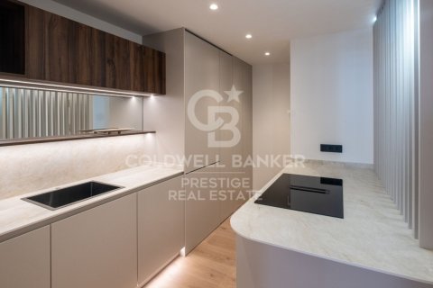 Apartamento de 3 dormitorios en venta en Barcelona, Cataluña, Spain № 5542 - foto 9