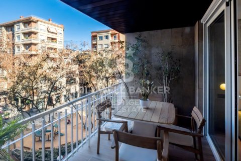 Apartamento de 3 dormitorios en venta en Barcelona, Cataluña, Spain № 5542 - foto 3