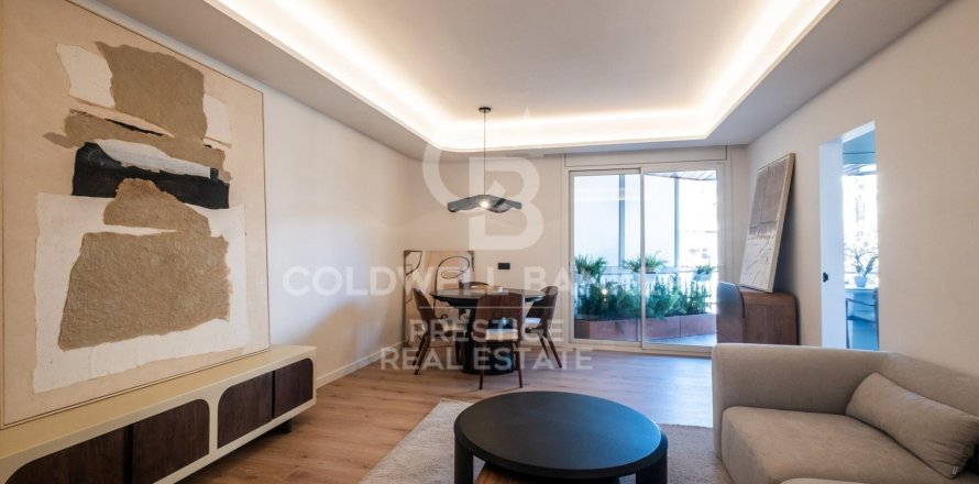 Apartamento de 3 dormitorios en venta en Barcelona, Cataluña, Spain № 5542