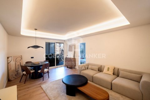 Apartamento de 3 dormitorios en venta en Barcelona, Cataluña, Spain № 5542 - foto 2