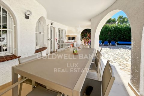 Сasa de 4 dormitorios en venta en Empuriabrava, Gerona, Cataluña, Spain № 5540 - foto 11