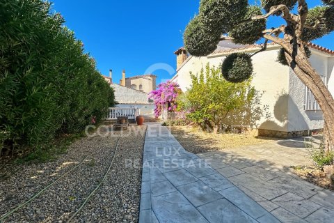 Сasa de 4 dormitorios en venta en Empuriabrava, Gerona, Cataluña, Spain № 5540 - foto 24