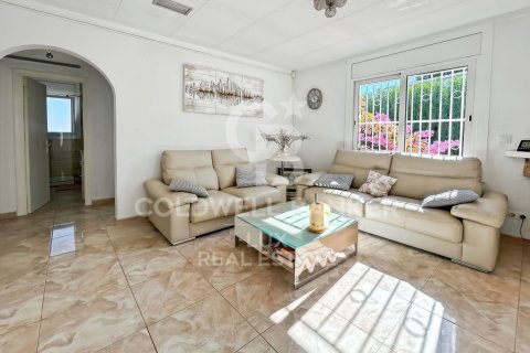 Сasa de 4 dormitorios en venta en Empuriabrava, Gerona, Cataluña, Spain № 5540 - foto 4
