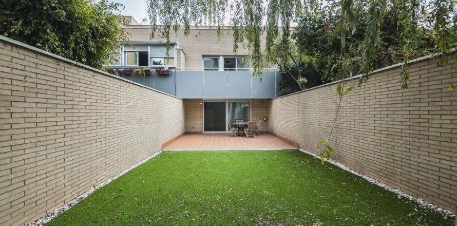 Дуплекс с 3 спальнями в Барселоне, Каталония, Испания № 1227