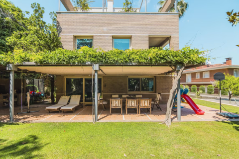 Купить виллу в Барселона, Испания с 6 спален, 686м², № 1223 - фото 2