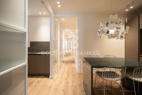 3 bedrooms apartment for sale in Barcelona, Catalonia, Spain № 5640 - photo 13