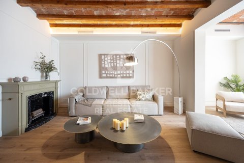 3 bedrooms apartment for sale in Barcelona, Catalonia, Spain № 5640 - photo 2