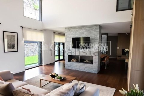 4 bedrooms house for sale in Principado De Andorra (Ninguna Poblacion Tiene C.P.), Lleida, Catalonia, Spain № 5641