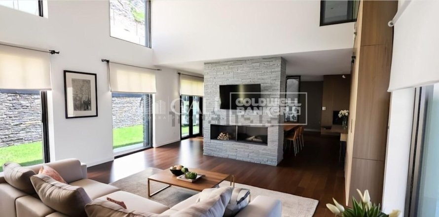 4 bedrooms house for sale in Principado De Andorra (Ninguna Poblacion Tiene C.P.), Lleida, Catalonia, Spain № 5641