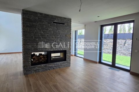 4 bedrooms house for sale in Principado De Andorra (Ninguna Poblacion Tiene C.P.), Lleida, Catalonia, Spain № 5641 - photo 4