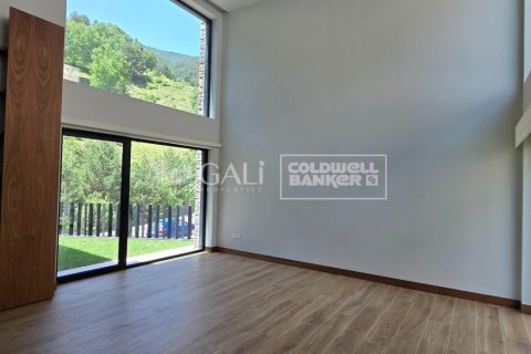 4 bedrooms house for sale in Principado De Andorra (Ninguna Poblacion Tiene C.P.), Lleida, Catalonia, Spain № 5641 - photo 5