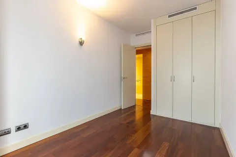 Apartamento de 3 dormitorios en venta en Barcelona, Cataluña, Spain № 1723 - foto 26