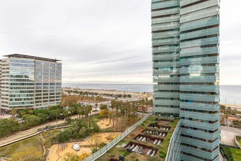 Apartamento de 3 dormitorios en venta en Barcelona, Cataluña, Spain № 1723 - foto 22