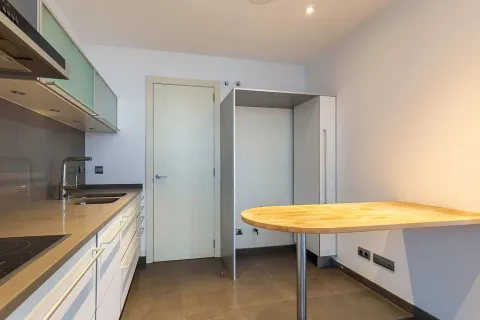 Apartamento de 3 dormitorios en venta en Barcelona, Cataluña, Spain № 1723 - foto 16