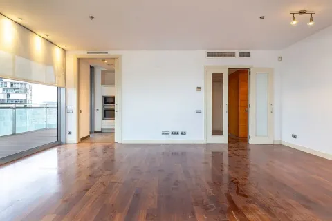 Apartamento de 3 dormitorios en venta en Barcelona, Cataluña, Spain № 1723 - foto 10