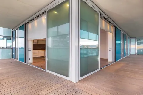 Apartamento de 3 dormitorios en venta en Barcelona, Cataluña, Spain № 1723 - foto 2