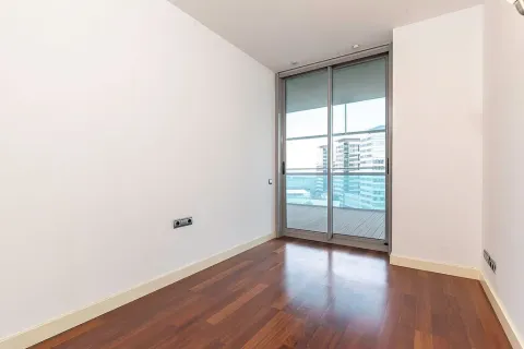 Apartamento de 3 dormitorios en venta en Barcelona, Cataluña, Spain № 1723 - foto 18