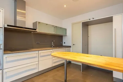 Apartamento de 3 dormitorios en venta en Barcelona, Cataluña, Spain № 1723 - foto 15