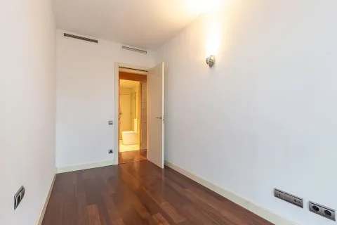 Apartamento de 3 dormitorios en venta en Barcelona, Cataluña, Spain № 1723 - foto 19