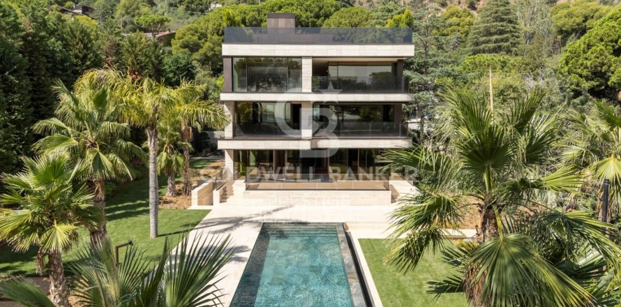 6 bedrooms villa for sale in Barcelona, Catalonia, Spain № 6032