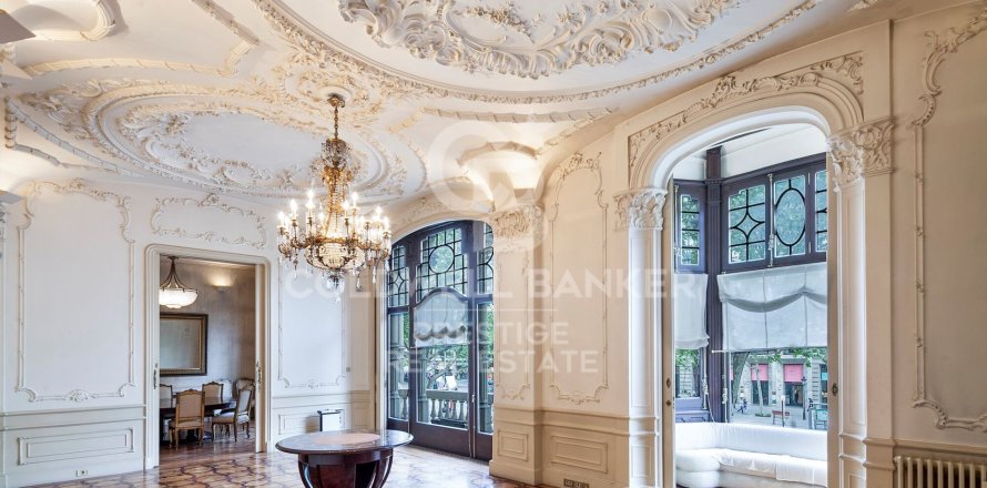 5 bedrooms apartment for sale in Barcelona, Catalonia, Spain № 6034