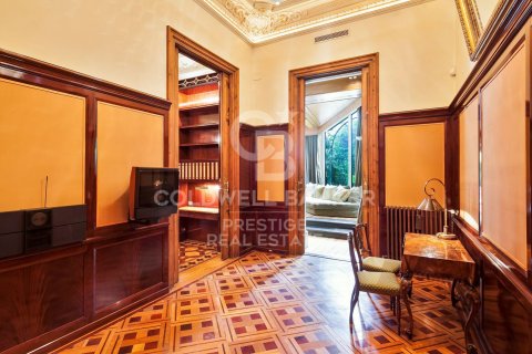 5 bedrooms apartment for sale in Barcelona, Catalonia, Spain № 6034 - photo 11