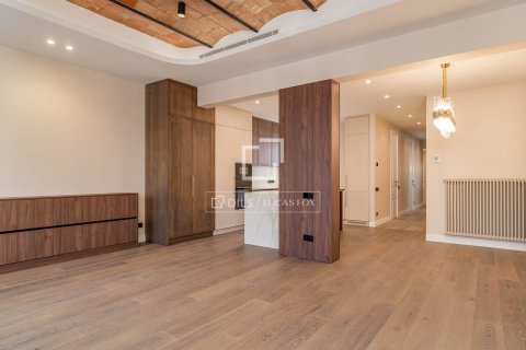 4 bedrooms apartment for sale in Barcelona, Catalonia, Spain № 4240 - photo 4