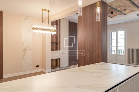 4 bedrooms apartment for sale in Barcelona, Catalonia, Spain № 4240 - photo 11