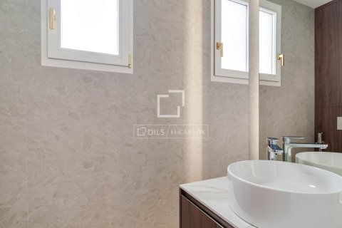 4 bedrooms apartment for sale in Barcelona, Catalonia, Spain № 4240 - photo 30