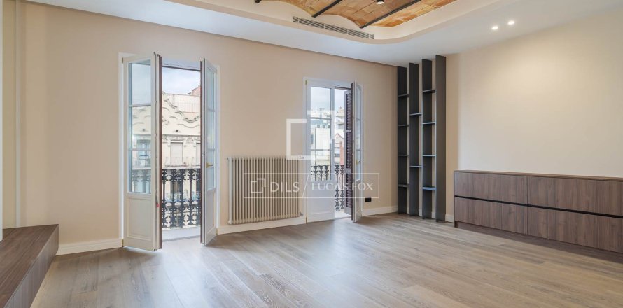 4 bedrooms apartment for sale in Barcelona, Catalonia, Spain № 4240