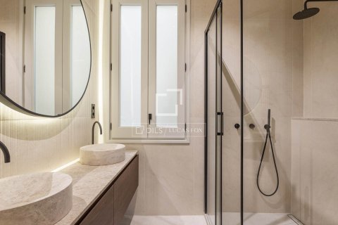 3 bedrooms apartment for sale in Barcelona, Catalonia, Spain № 4242 - photo 5