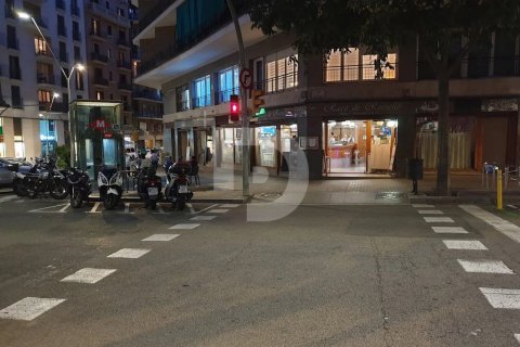 Купить коммерческую недвижимость в Л'Эшампле, Испания 290м², № 4558 - фото 2