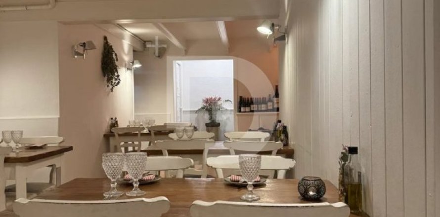 290 sq.m. commercial property for sale in L'Eixample, Barcelona, Catalonia, Spain № 4559