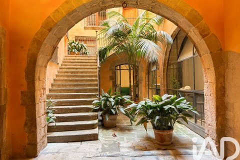 120 sq.m. commercial property for sale in Barcelona, Catalonia, Spain № 4703