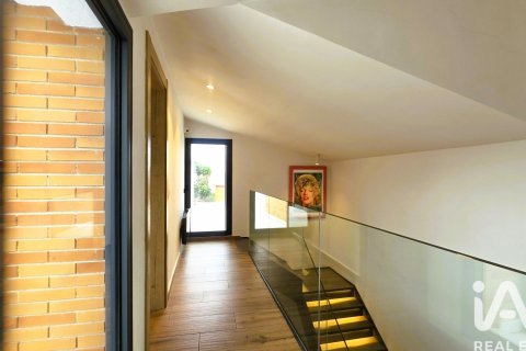 Купить дом в Сан-Фост-де-Кампсентеллес, Испания с 5 спален, 276м², № 4701 - фото 19