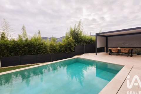 Купить дом в Сан-Фост-де-Кампсентеллес, Испания с 5 спален, 276м², № 4701 - фото 4