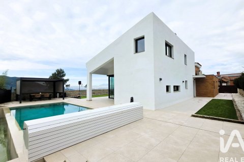 Купить дом в Сан-Фост-де-Кампсентеллес, Испания с 5 спален, 276м², № 4701 - фото 2