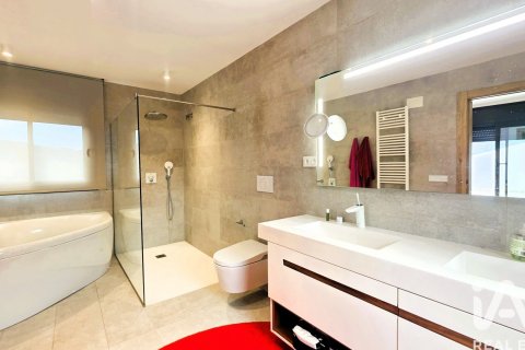 Купить дом в Сан-Фост-де-Кампсентеллес, Испания с 5 спален, 276м², № 4701 - фото 21