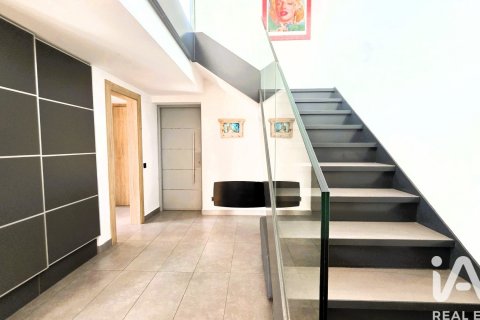 Купить дом в Сан-Фост-де-Кампсентеллес, Испания с 5 спален, 276м², № 4701 - фото 17