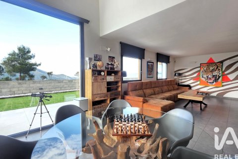 Купить дом в Сан-Фост-де-Кампсентеллес, Испания с 5 спален, 276м², № 4701 - фото 26