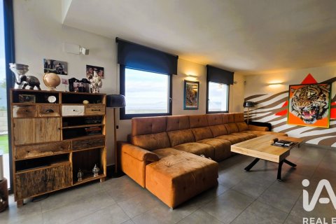 Купить дом в Сан-Фост-де-Кампсентеллес, Испания с 5 спален, 276м², № 4701 - фото 28