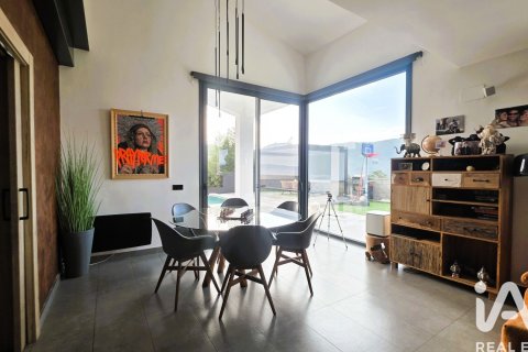 Купить дом в Сан-Фост-де-Кампсентеллес, Испания с 5 спален, 276м², № 4701 - фото 8