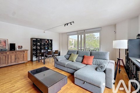 Купить квартиру в Барселона, Испания с 3 спальни, 135м², № 4705 - фото 4