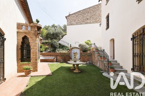 Купить дом в Кастельяр-дель-Вальес, Испания с 11 спален, 1790м², № 4706 - фото 2